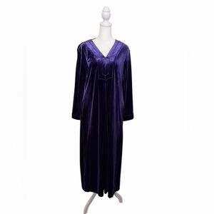 Oscar de la Renta Vintage Deep Purple Velvet Robe